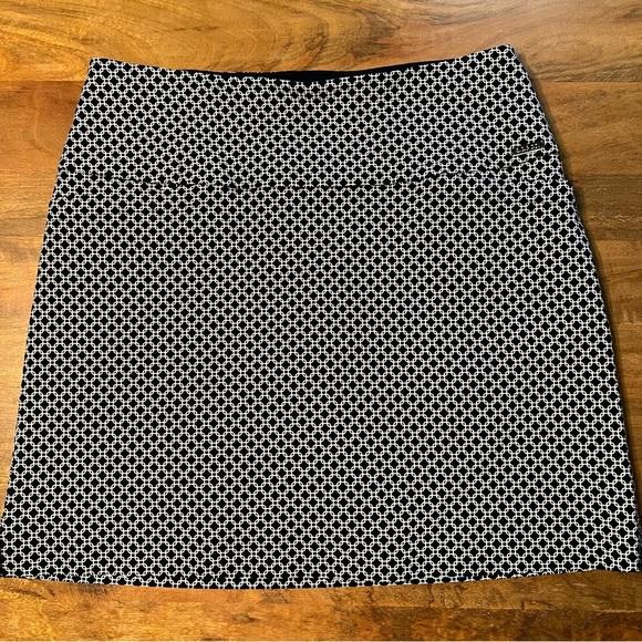 S.C. & Co. Navy & White Geometric Print Sport Skirt with Built-In Shorts, Size L - Picture 1 of 11